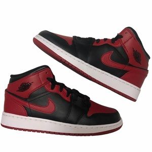 Jordan 1 Mid Banned/Bred Sneakers